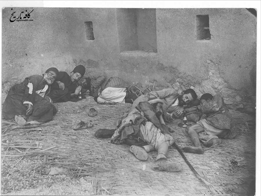 تریاک کشی و شیره کش خانه‌های دوره قاجار